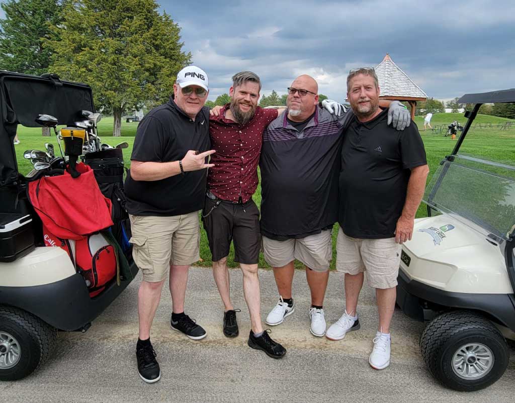 Bailiwick crew playing some golf.